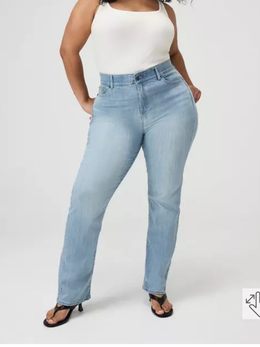 Torrid Bombshell Straight Premium stretch Jeans in light blue size 10 Short